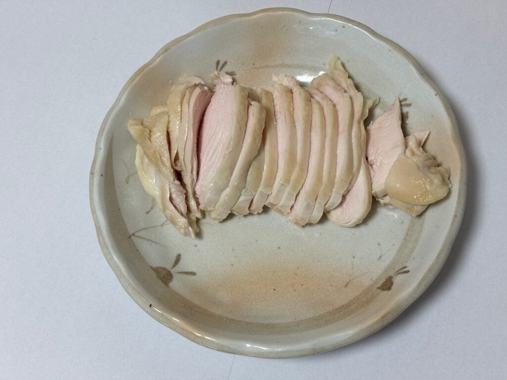 ヘルシオで作ったサラダチキンを切ったところ